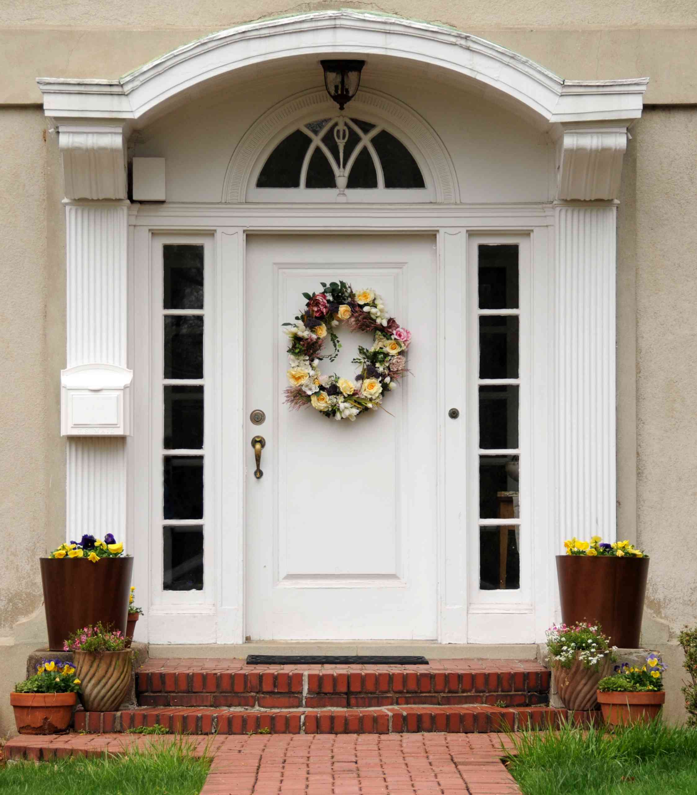 Recommendations on the way to Determine a Entrance Door Color With Feng Shui